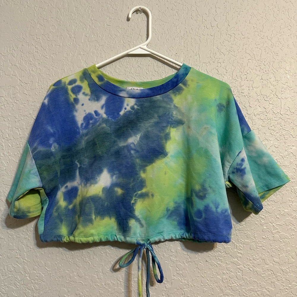 Tie-Dye Cropped T-Shirt with Drawstring